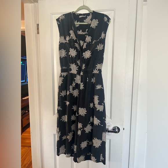Vince 100% Silk Floral Sleeveless Jumpsuit in Navy - Picture 2 of 10